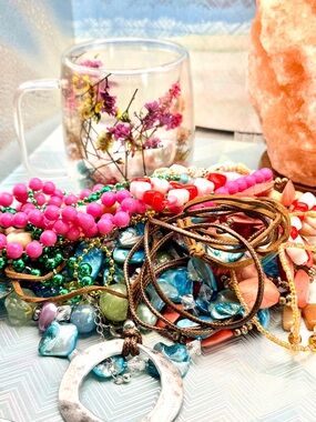 Mystery Jewelry Mug Bohemian Multi-Color Beaded Set - Pink, Turquoise & Gold
